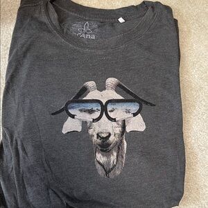RARE Prana Dark Gray WILD GOAT Tee with Goat Design Carabiners GUC